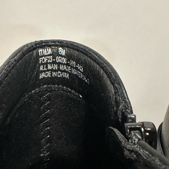 Frye and Co. Women’s Black Italia Stacked Heel Booties NWT Size 11 - Picture 4 of 9